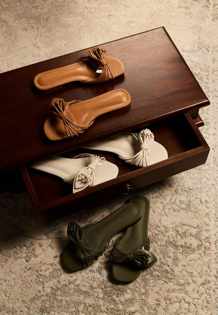 Albie Leaf Sandals (White)