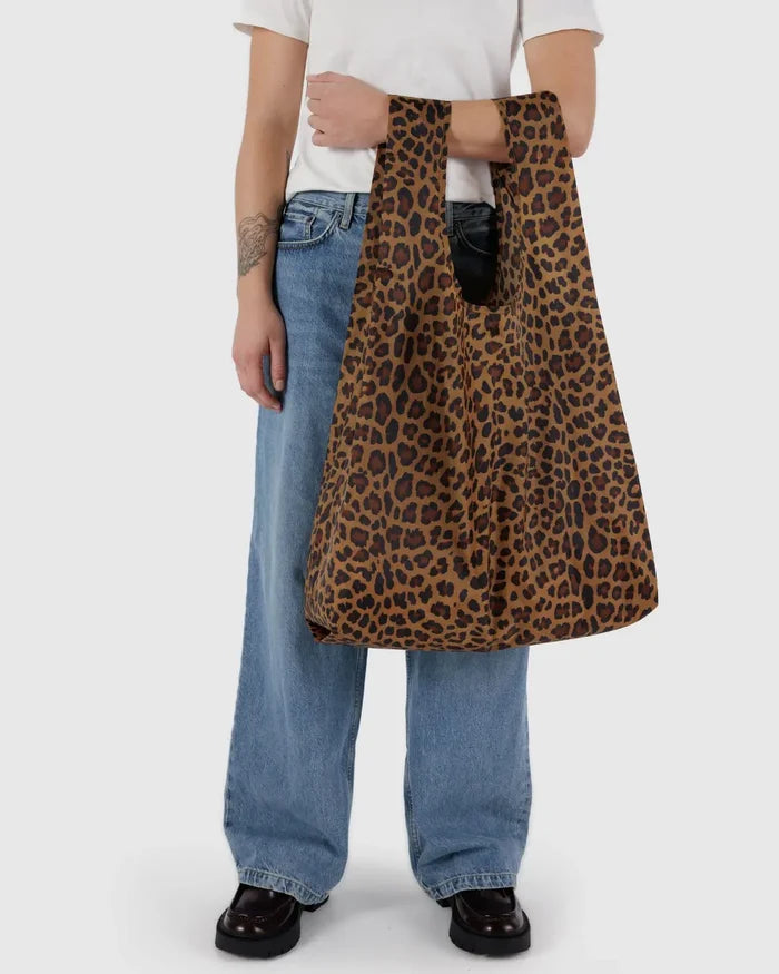 BIG REUSABLE BAG (LEOPARD) — by Baggu