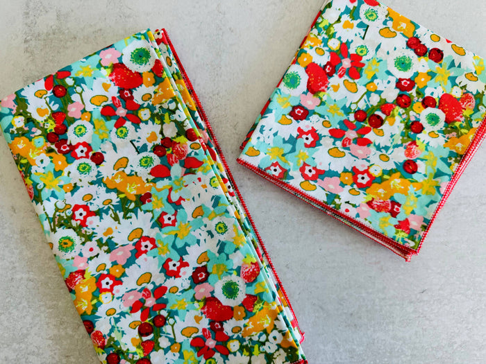 Bountiful Garden Cloth Napkins, set of four: 20inch dinner