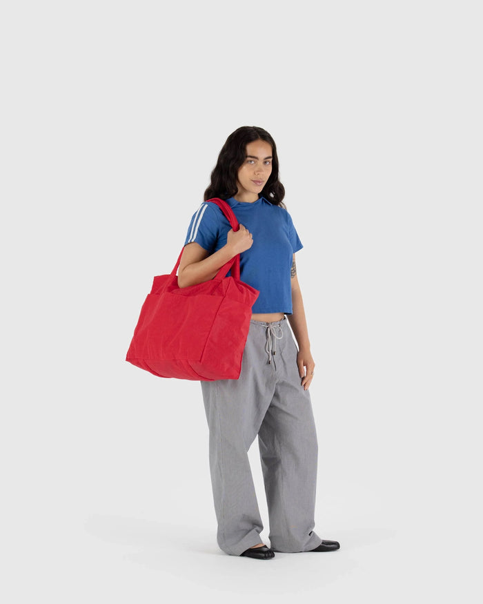 CLOUD BAG CARRY-ON (CANDY APPLE) — by Baggu