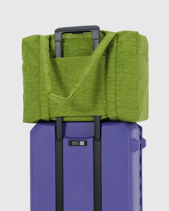 CLOUD BAG CARRY-ON (GREEN JUICE) — by Baggu