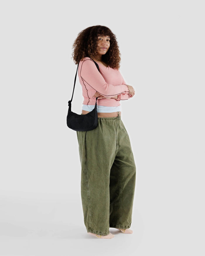 CRESCENT BAG, Black (different sizes) — by Baggu
