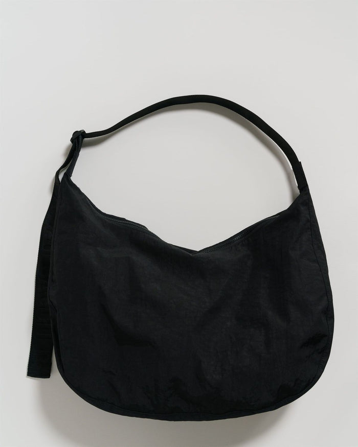 CRESCENT BAG, Black (different sizes) — by Baggu