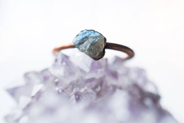 Handmade Labradorite Ring: 7.5