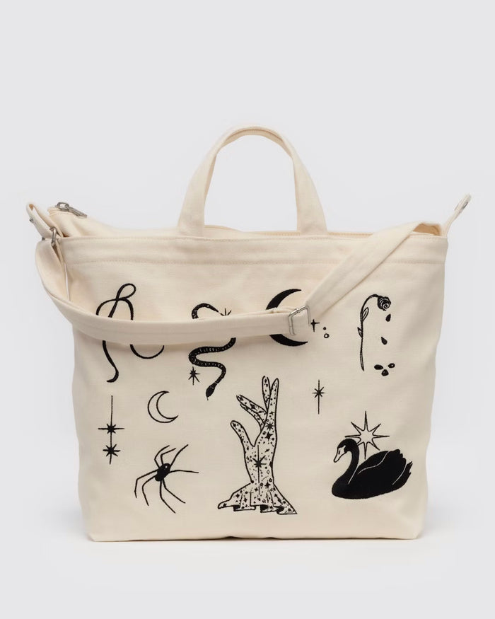 HORIZONTAL ZIP DUCK BAG “EMBROIDERED BALLET ICONS” — by Baggu