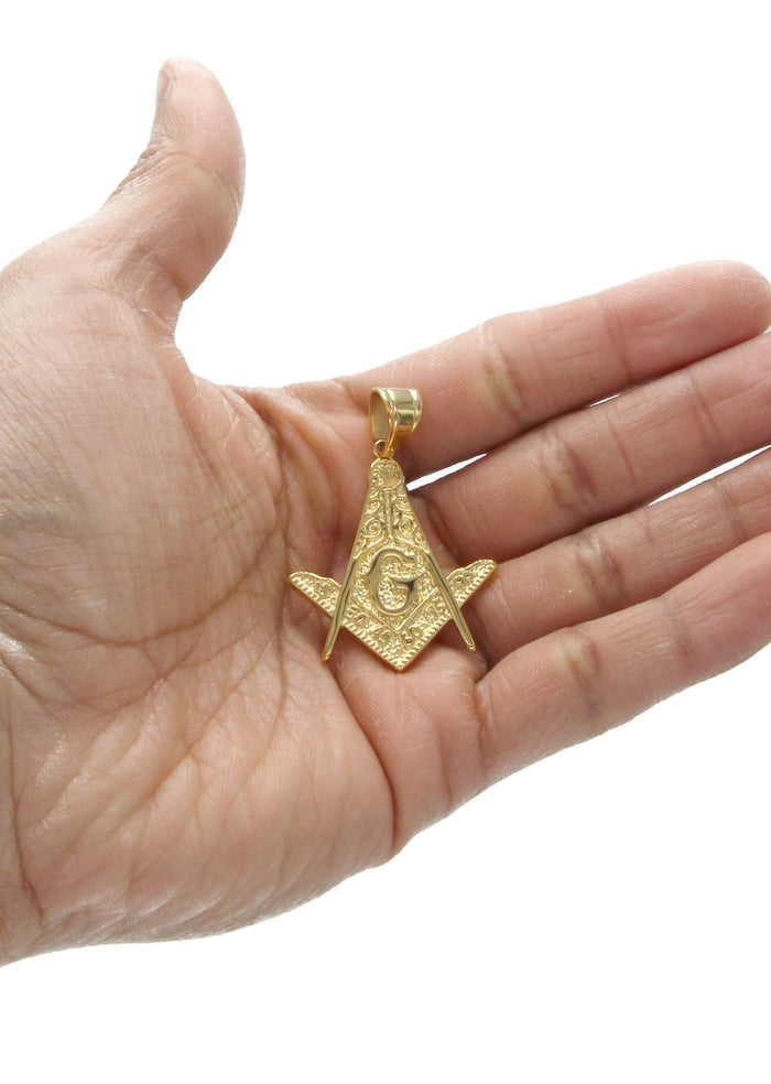 Mens Gold Plated Mason Pendant | 9.5 Grams