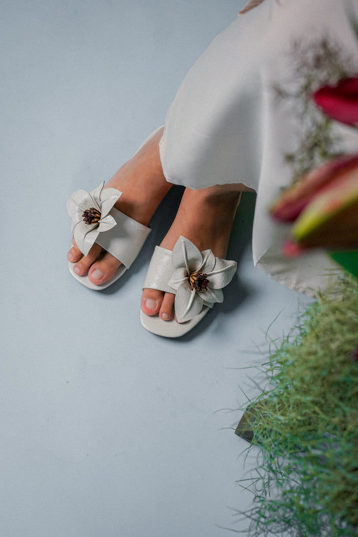 Rowan Floral Sandals (White)