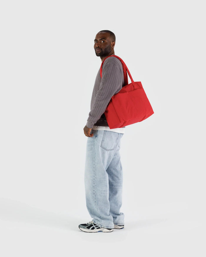 SMALL CLOUD BAG CARRY-ON (CANDY APPLE) — by Baggu