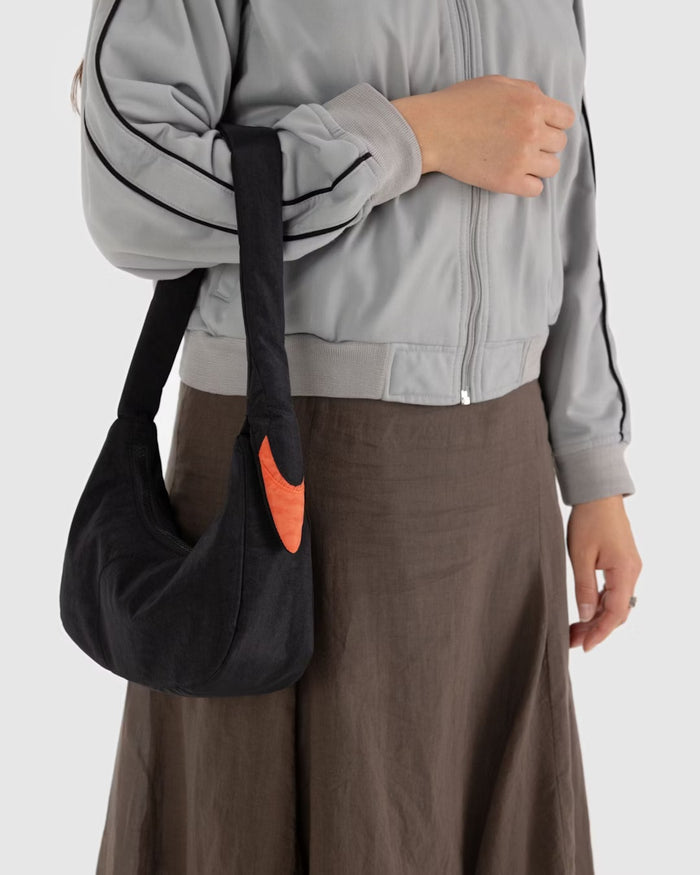 SWAN BAG BLACK — by Baggu